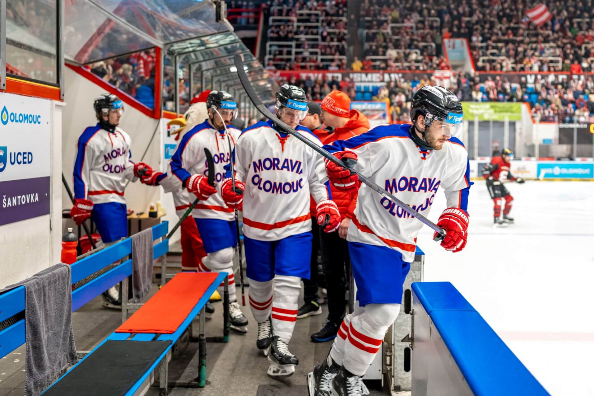HC Olomouc oslavil 200 let značky MORA mimořádným utkáním